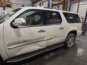 122.gm6j14 Cadillac 2014 Escalade Drivers Side Running Board E768198 #2