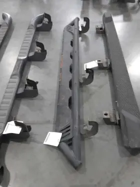 4179504 Chevrolet Used Running Board Fits 2020 Silverado 1500 Pickup Grade A