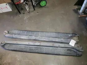 122.gm8b01 Chevrolet Truck 2001 Tahoe Running Board 125127