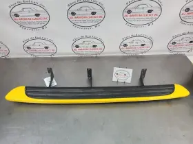 122.gm8s05 Chevrolet Truck 2005 Chevy Ssr Rh Passengers Side Running Board Assembly Yellow - Oem