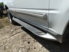4431913 Ford Used Running Board Fits 2000 Explorer Grade A