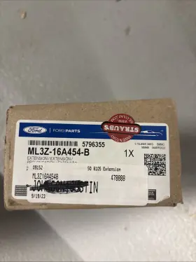 Ml3z-16a454-b Ford Genuine Front Cap