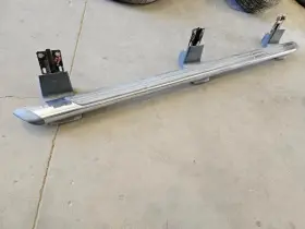 122.fd8n06 Ford Truck 06 F350 Super Duty Used Oem Crew Cab Right Running Board Nerf Bar Step