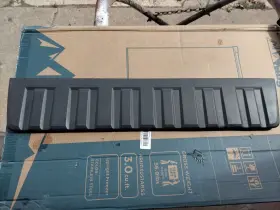 22876237 General Motors 84106539 2014-2018 Silverado Sierra Lh Or Rh Front Pad Fits 6 Inch Rect. Steps Black