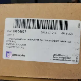 25804637 Gm Genuine Passenger Side Running Board Step Pad