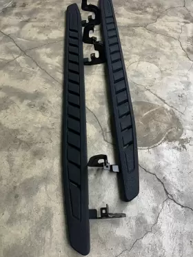84453741 Gm Silverado Side Steps Rhino Lined Black Left And Right