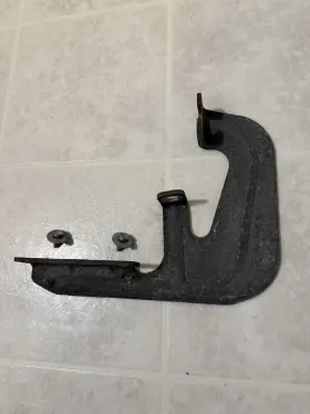 84447253l Gm Genuine Parts 84447253 Running Board Mounting Bracket