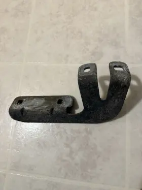 84809520 Gm Genuine Parts Running Board Mounting Bracket #2