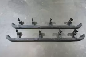 19213598-a Gm Trucks 2007-2013 Chevy Silverado 1500 Driver Lh Left And Passenger Rh Running Boards
