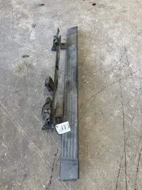 15806412 Gmc Truck 2007-2014 Yukon Black Driver Left Running Board Oem