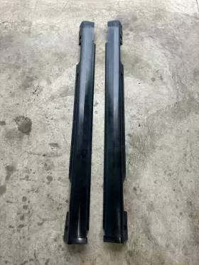 189.in1m04 Infiniti 03-04 G35 Sedan Passenger And Driver Rocker Lh/rh Panel Molding Oem