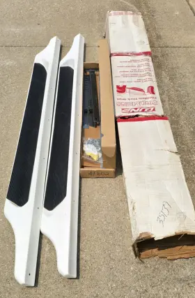 35139 Lund Nos 88-98 Chevy C/k Stepmates Running Boards Steps Fiberglass Extended Cab 35139 Lund Nos 88-98 Chevy C/k Stepmates Running Boards Steps Fiberglass Extended Cab