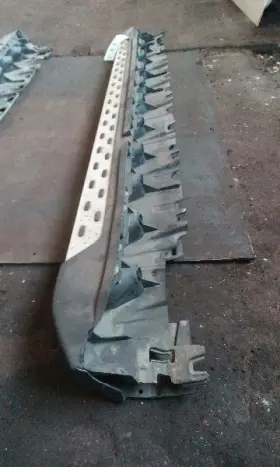 122.mb1c10 Mercedes-benz 2010 Glk350 Left Driver Running Board #2