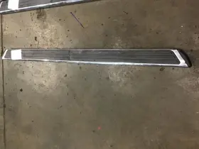 122.gm7a08 Saturn Outlook 2008 Running Board 679200