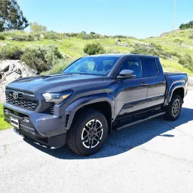 28-52785 Westin Automotive - 5 Inch R5 Series Cab Length Black Nerf Step Bars
